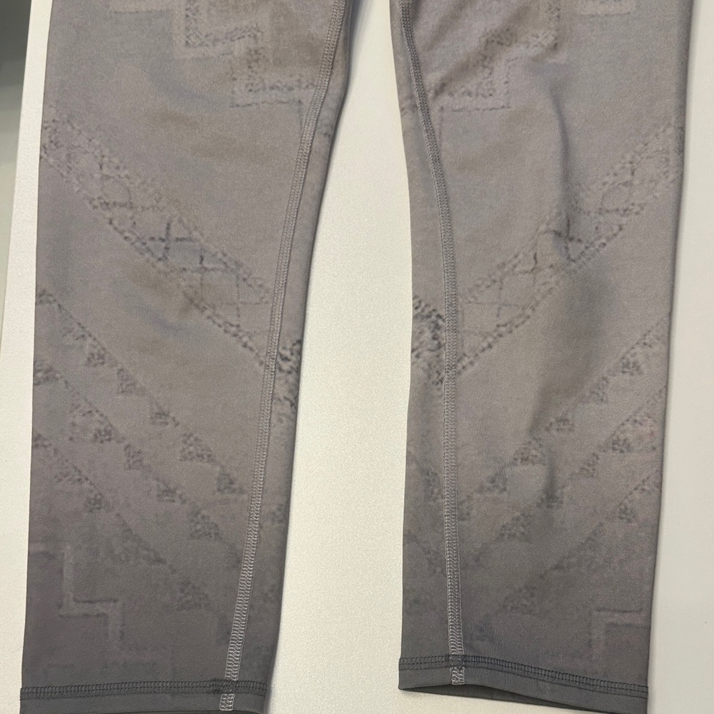 ALO Gray Pattern High-Waisted Leggings size XS - Picture 3 of 6